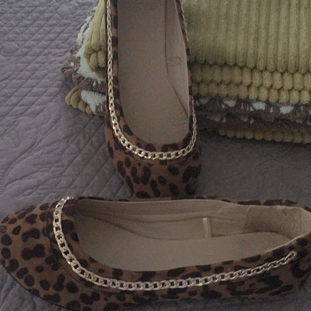 Torrid leopard flats with coordinating chain